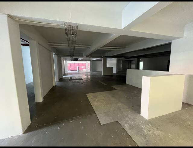 496M² BUSINESS TO LET IN WOODSTOCK